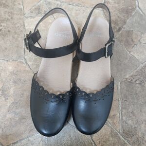 Dansko Marta Scalop Edges Mary Jane's Black size 40